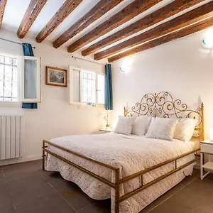 https://san-giacomo-pied-a-terre-house.hotelslidodijesolo.com