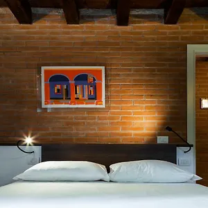 Antico Caminetto Biennale , Venice Italy